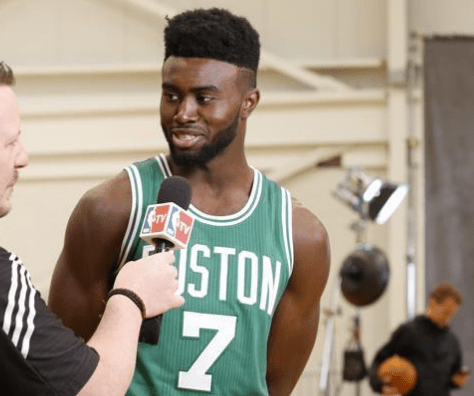  杰伦布朗爆发凯尔特人轻取公牛扩大领先  